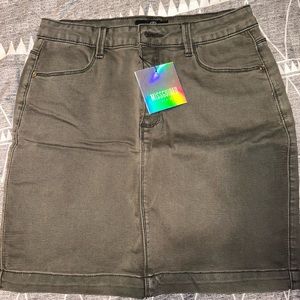 Green stretchy denim skirt